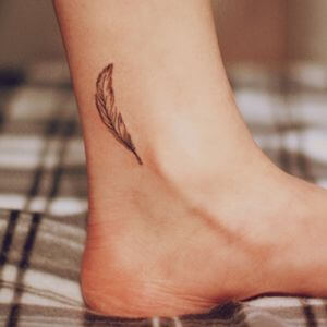 16 Amazing Ankle Tattoo Designs You Need To See  Outsons